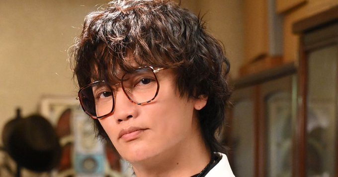 『仮面ライダーガヴ』謎のグラニュート研究家・酸賀研造（演：浅沼晋太郎さん）が第3話から登場